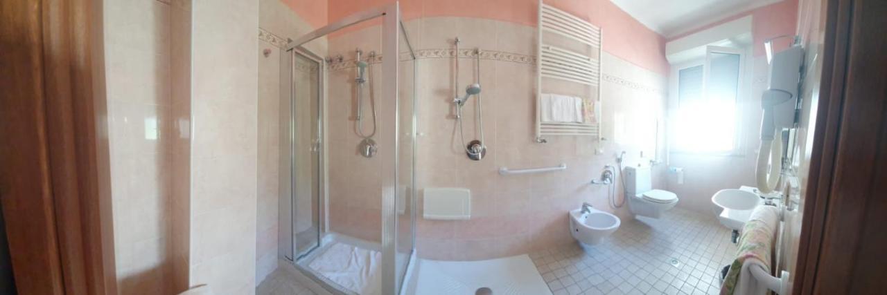 Hotel Bristol - Koolibry Hotels Cervia Bagian luar foto