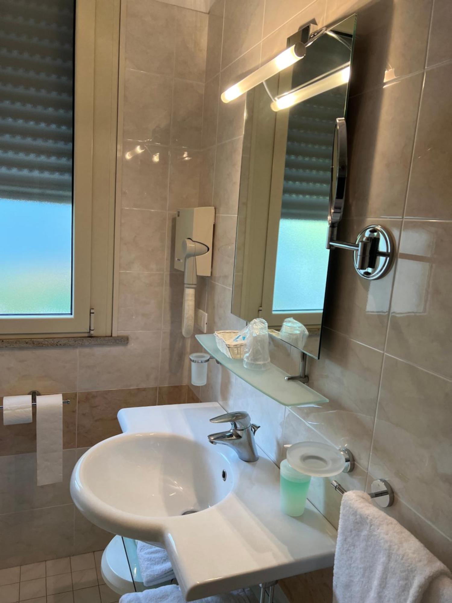 Hotel Bristol - Koolibry Hotels Cervia Bagian luar foto