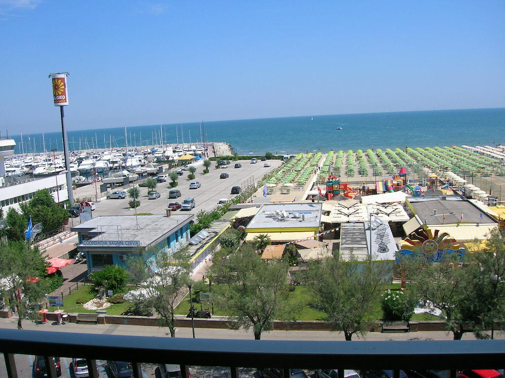 Hotel Bristol - Koolibry Hotels Cervia Bagian luar foto