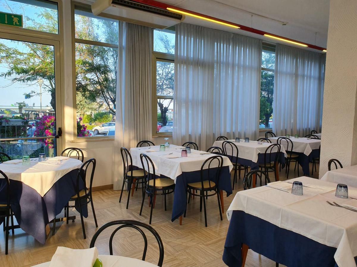 Hotel Bristol - Koolibry Hotels Cervia Bagian luar foto