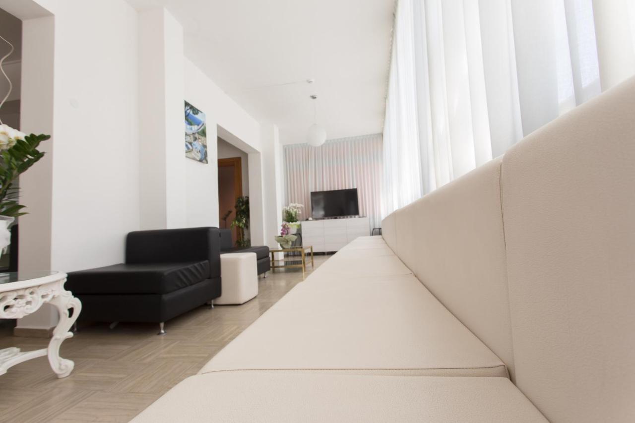 Hotel Bristol - Koolibry Hotels Cervia Bagian luar foto
